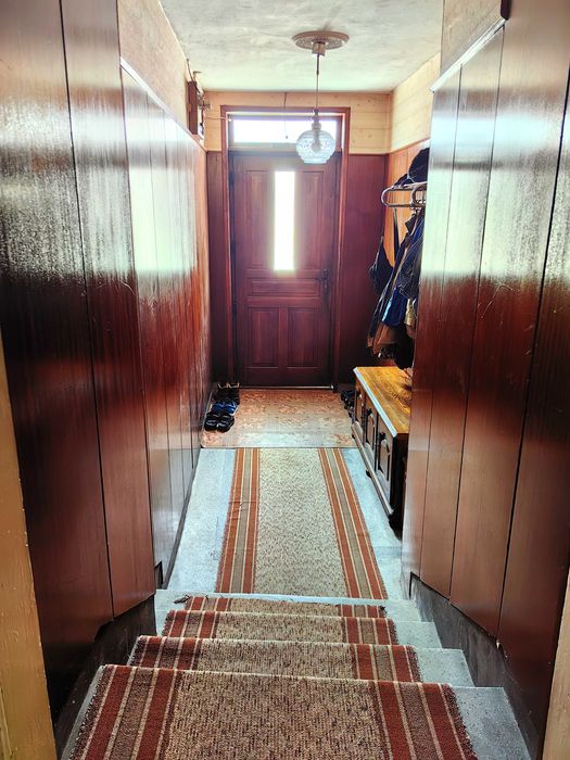 Къща с търговско помещение в Трявна