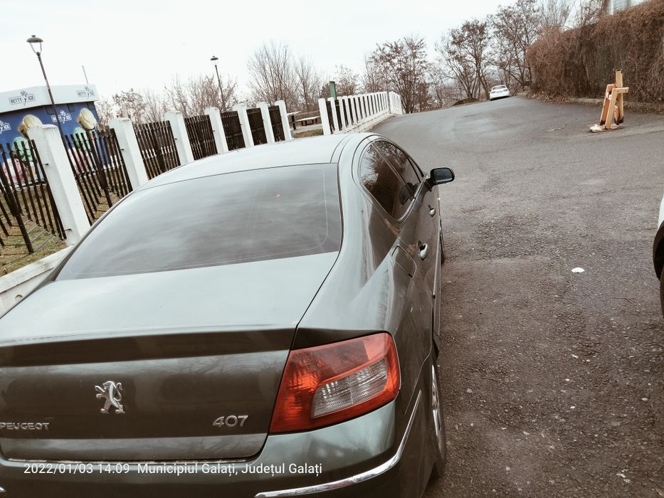 Vând Peugeot 407 berlină !