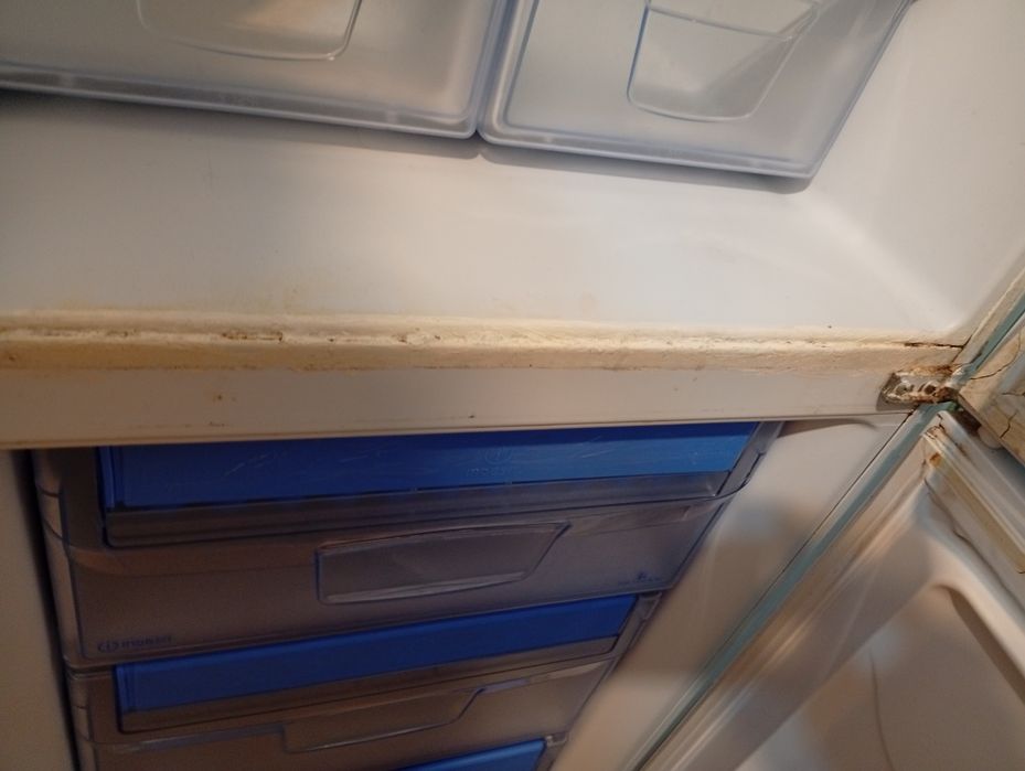 Продавам хладилник