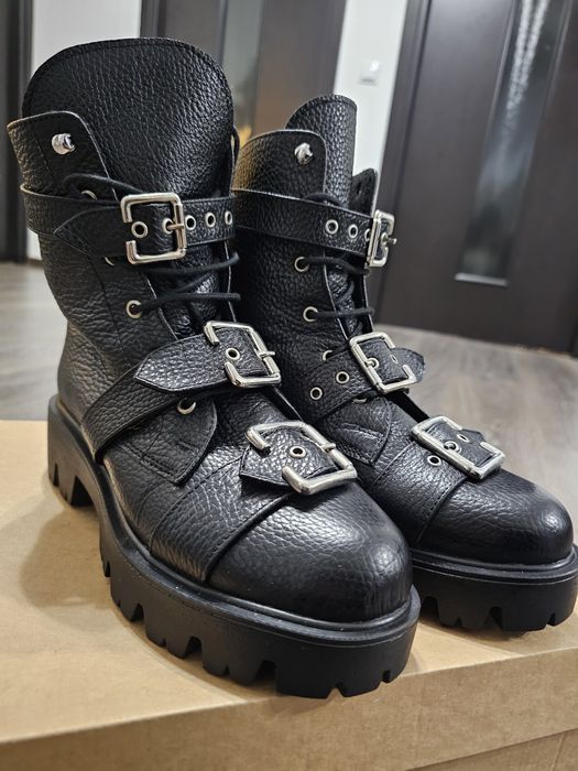 Vand incaltamine noua, piele, fabricata in Romania, toate modele sunt