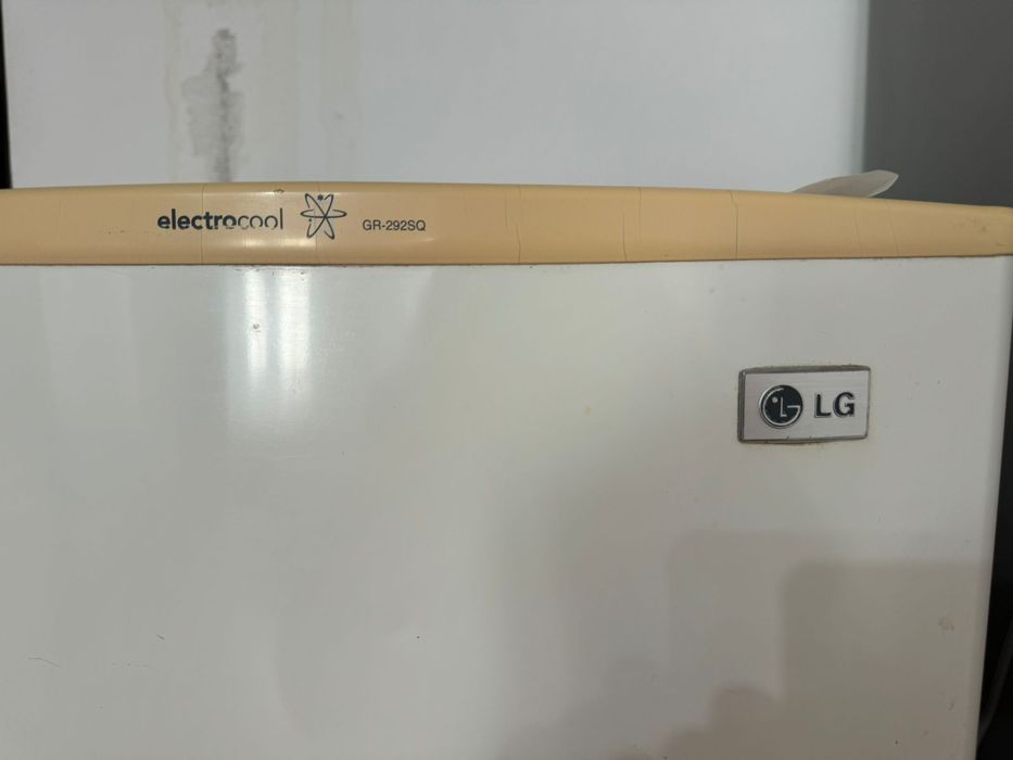 Продаётся холодильник LG.
Двухкамерный, морозильная камера сверху.
Раб