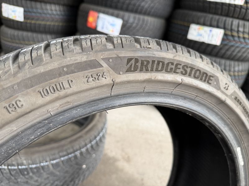 225/40/18 BRIDGESTONE 2бр