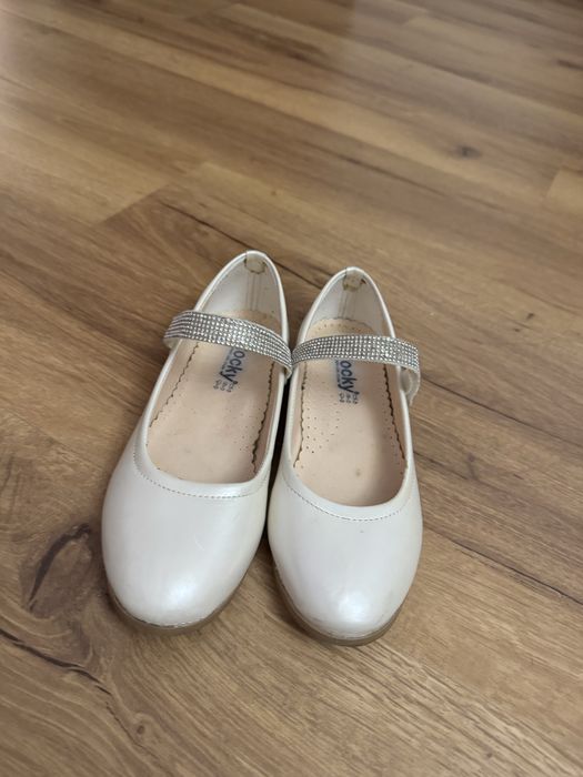 Детские нарядные туфли