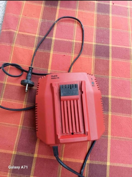 Baterie si incarcator HILTI