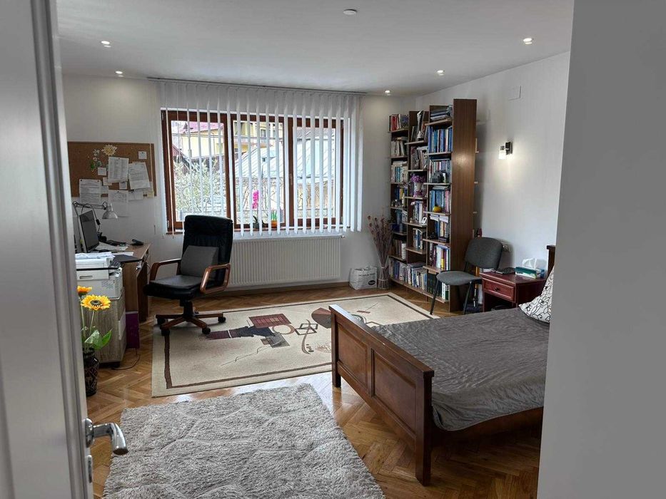 Proprietar, Casă individuală, 144 mp utili, 217 teren, 5 camere, Centru - str Aurel Vlaicu