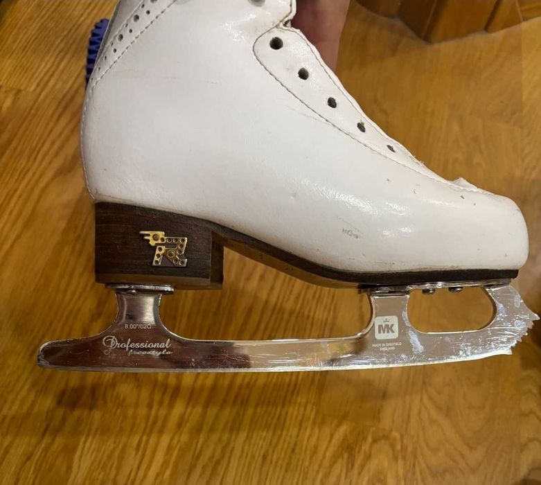 Продавам кънки Risport RF3 Pro 210