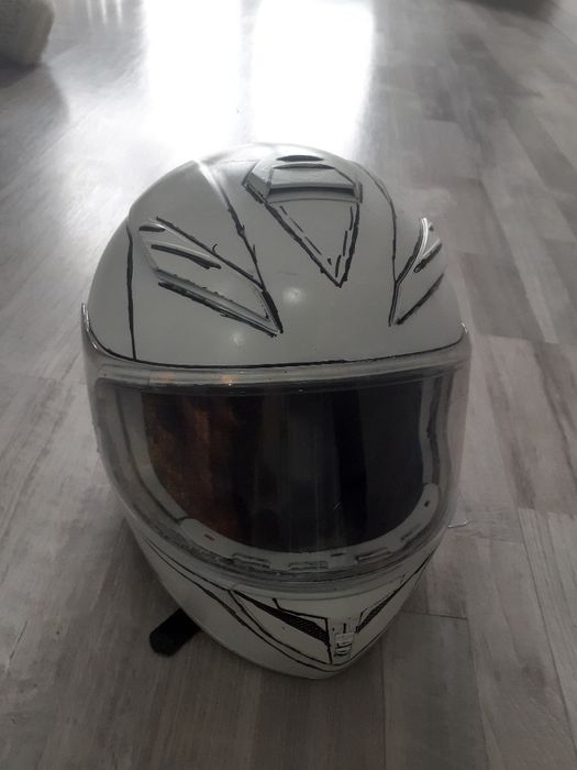 Ақ каска аласалш тұсіріб берем