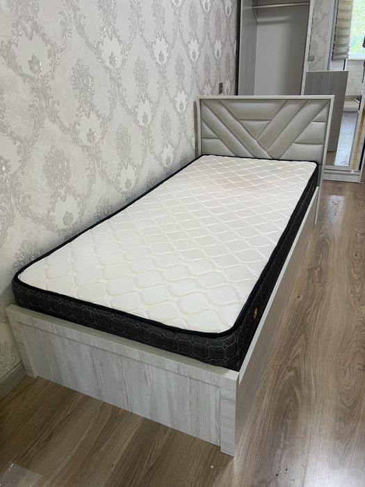 Кровать новая 210х97