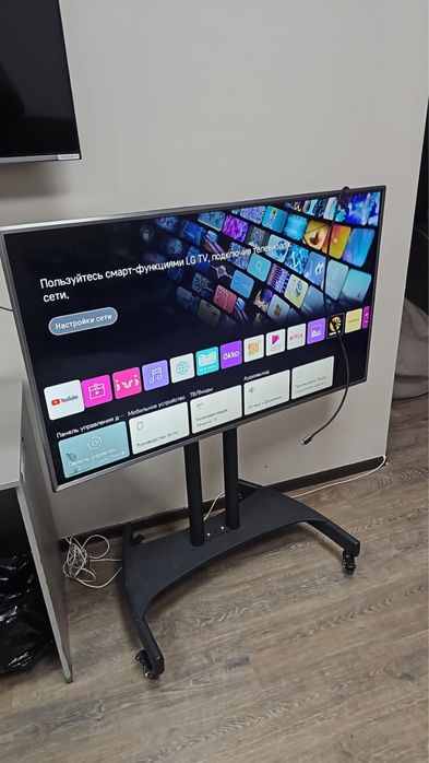 Аренда Телевизоров 50д 55д 65д мобильные стойки на колесиках