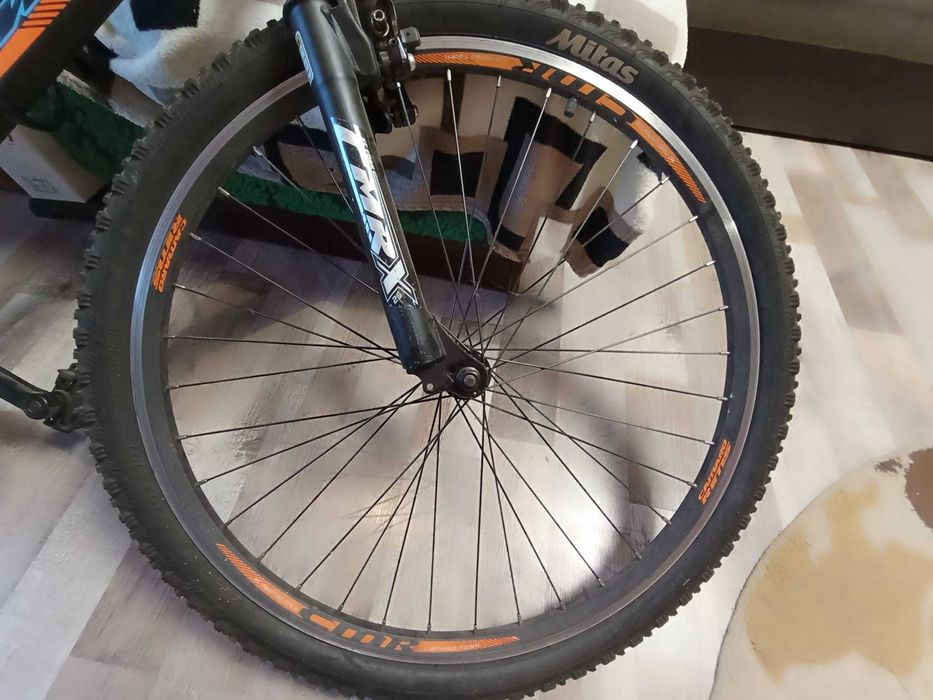 Vand bicicleta de munte