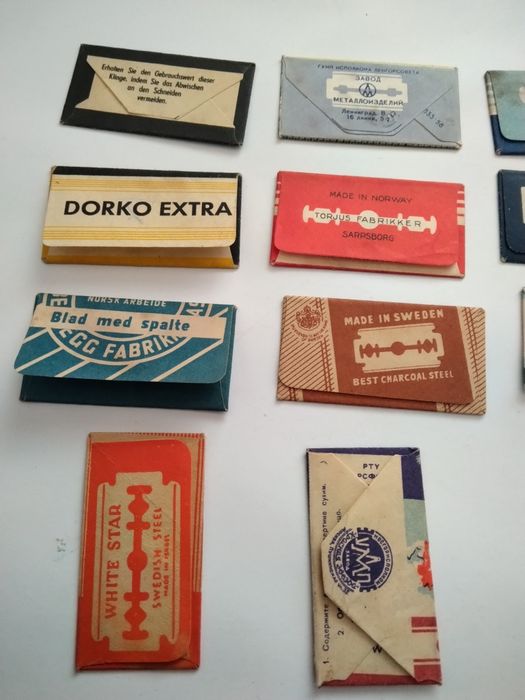 Продавам малка колекция от стари ножчета за бръснене