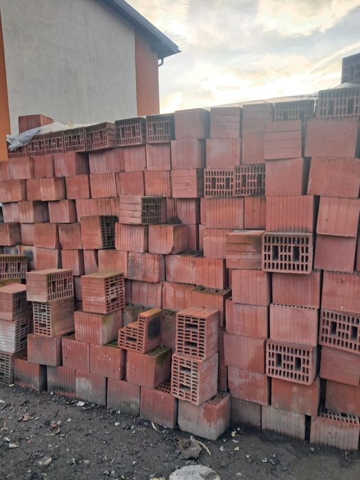 Caramida de vânzare