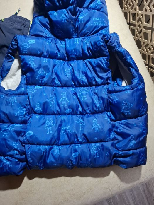 Продаются жилетка и штанишки на 3-4 года