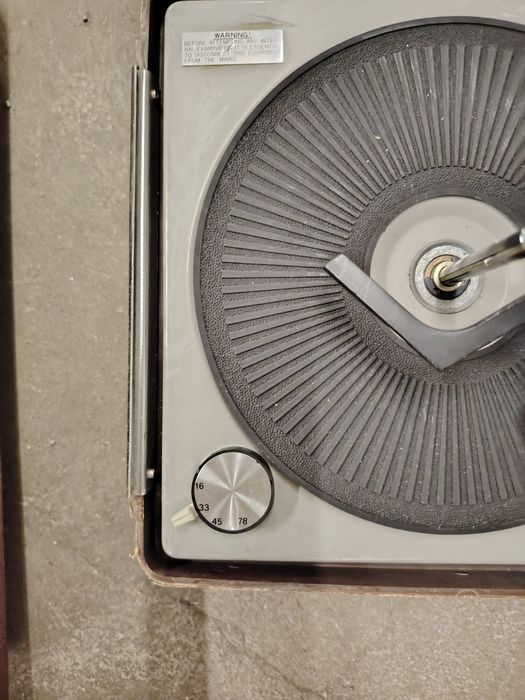 Винтидж моно грамофон Standard SR-D66 – произведен в Ирландия