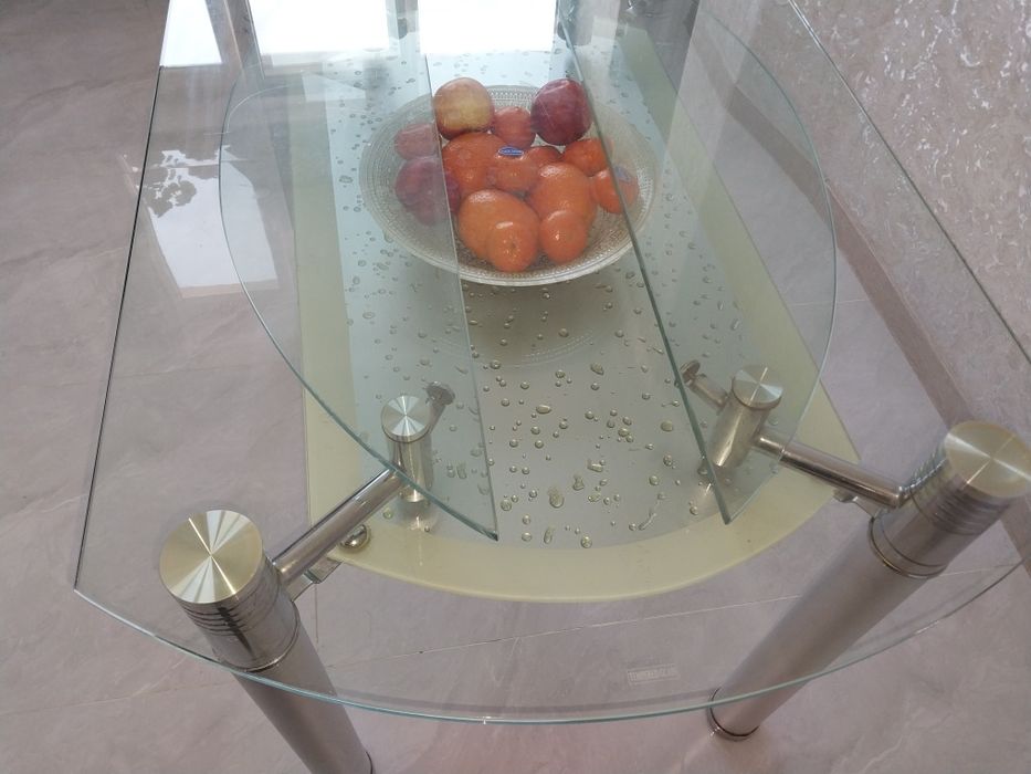 Кухонный стол и стулья