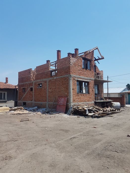 Ремонт на ПОКРИВ Изграждане на Покриви и Навеси.