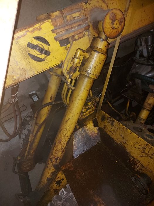 Продаётся мини погрузчик телескопический 4м .