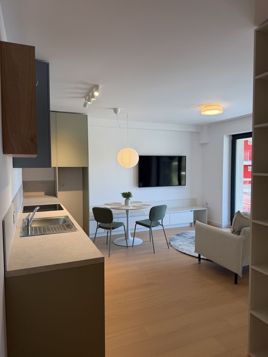 Inchiriez apartament 42 mp