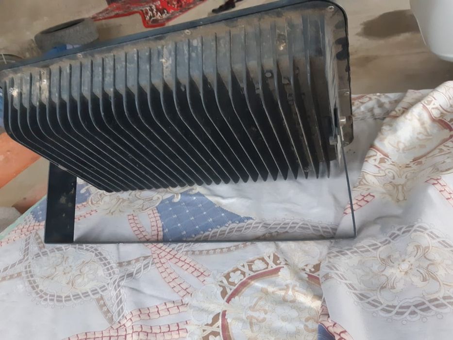 Прожекторлар сатылады