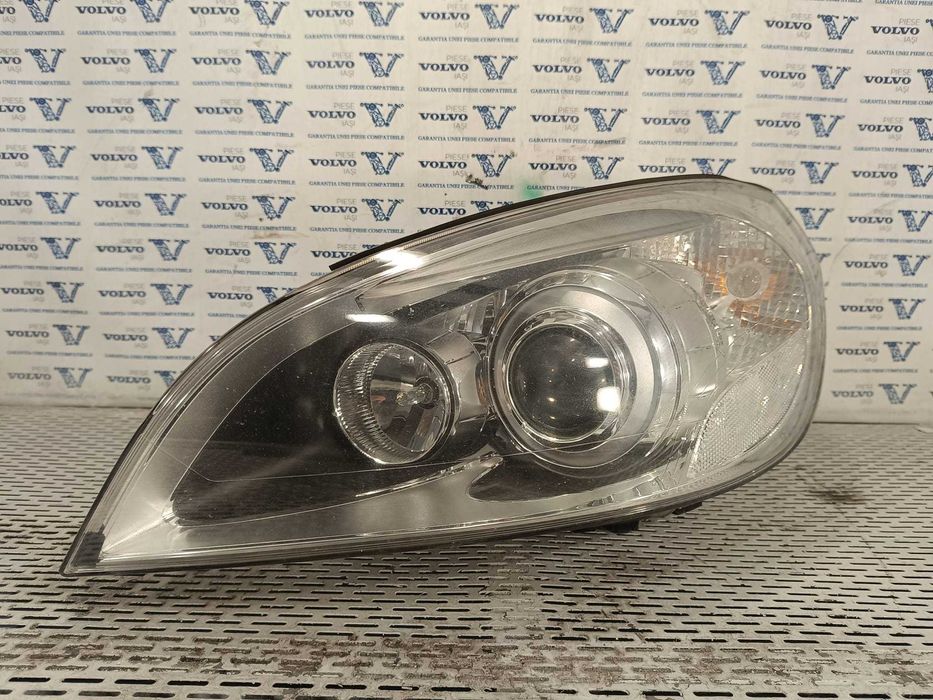 Far STANGA XENON OEM VOLVO S60 V60 volan pe stanga 2010 - 2013 complet