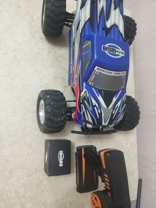 Радиоуправляемый монстр 1:8