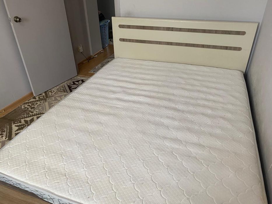 Кровать с ортопедическим матрасом