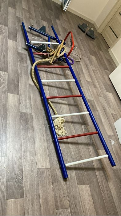 Срочно продам шветская стенка.