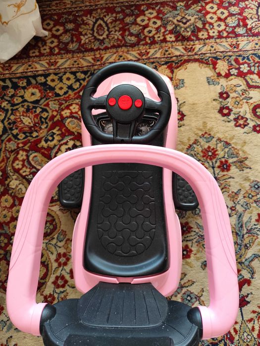 Детска кола с родителски контрол