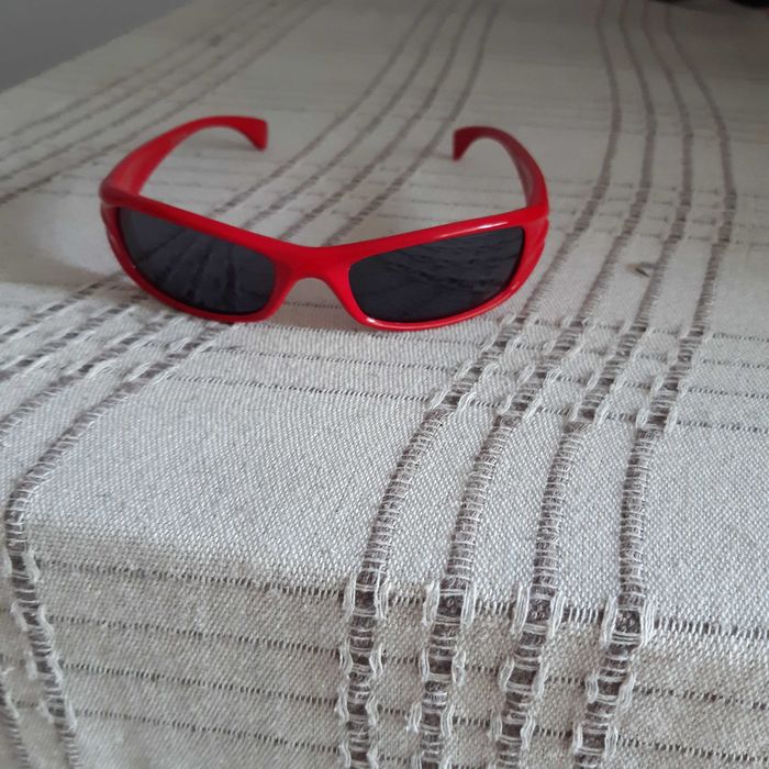 ochelari de soare pentru copii, din plastic