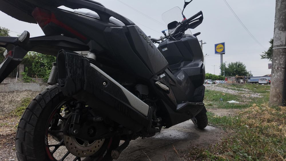 Vând Honda ADV350 In garantie