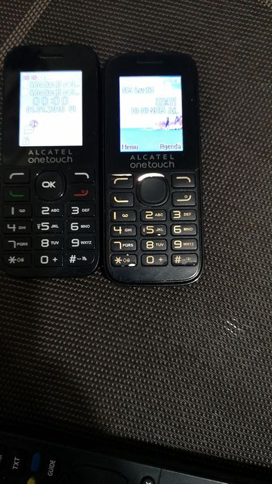 Vând telefoane cu butoane