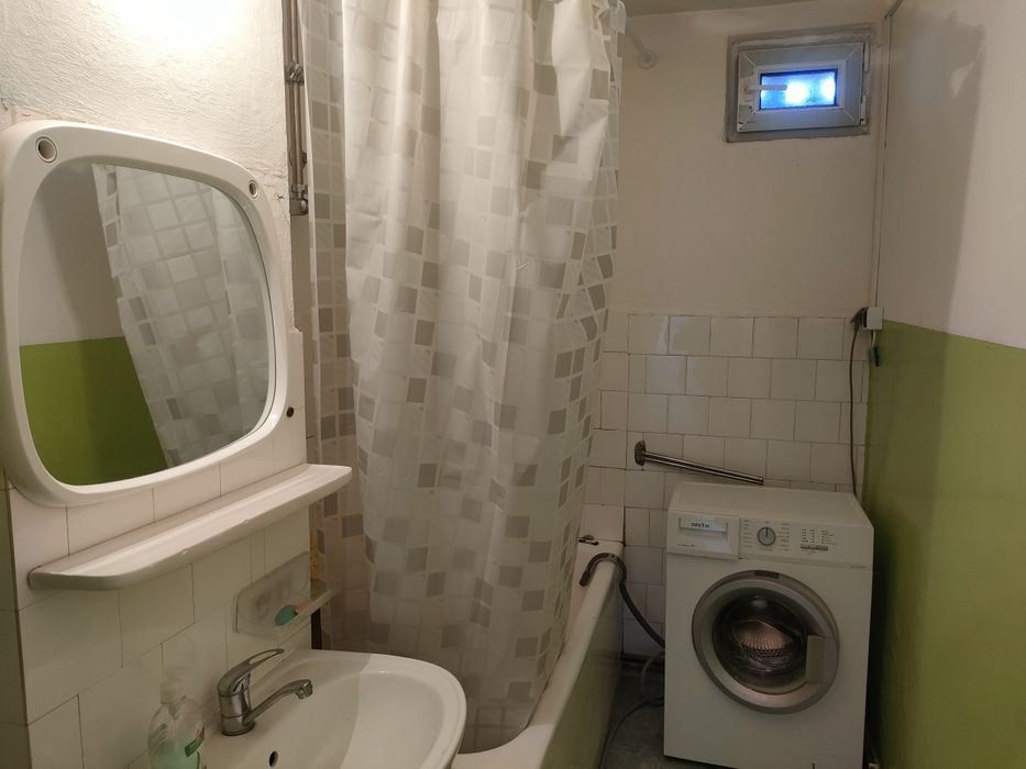 Proprietar închiriez apartament cu 2 camere decomandate, zona Rahovei
