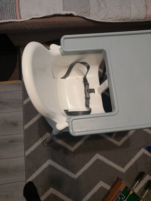 Детско столче за хранене.