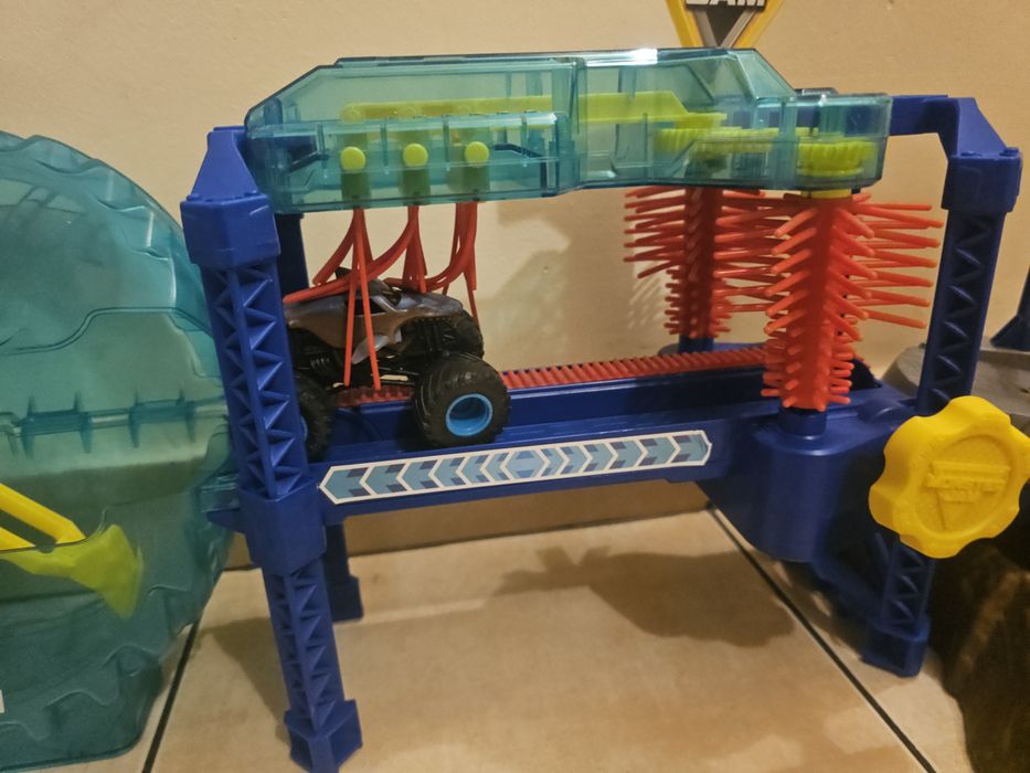 Vând Spălătorie Monster Jam