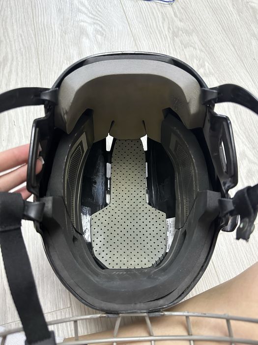 Продам коньки Bauer и шлем