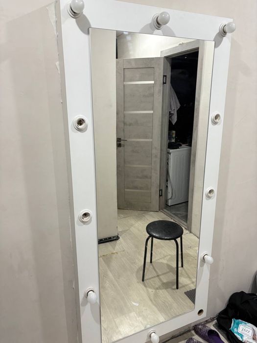 зеркало с подсветкой