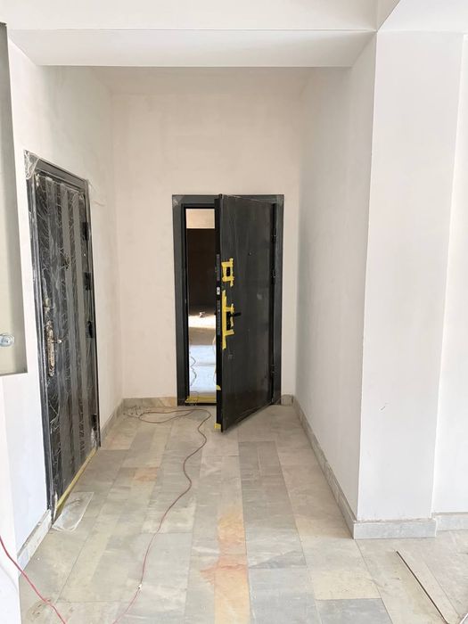 Dom sotiladi 4 etaj 3 xonali 89 kv metr