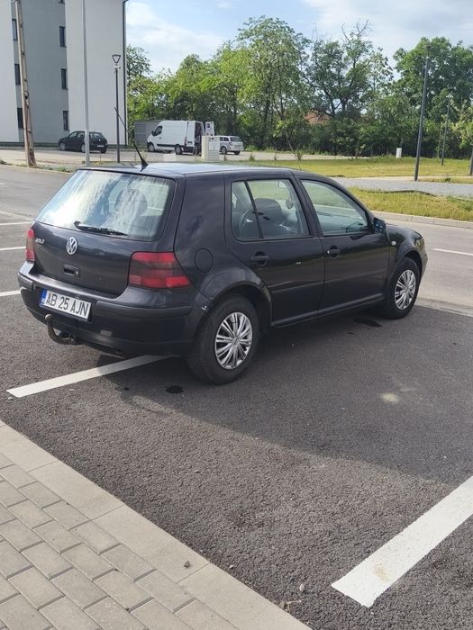 Golf IV 1.4b edițion  in stare foarte buna fara defecte cu toate actele la zii clima funcțională fiscal pe loc