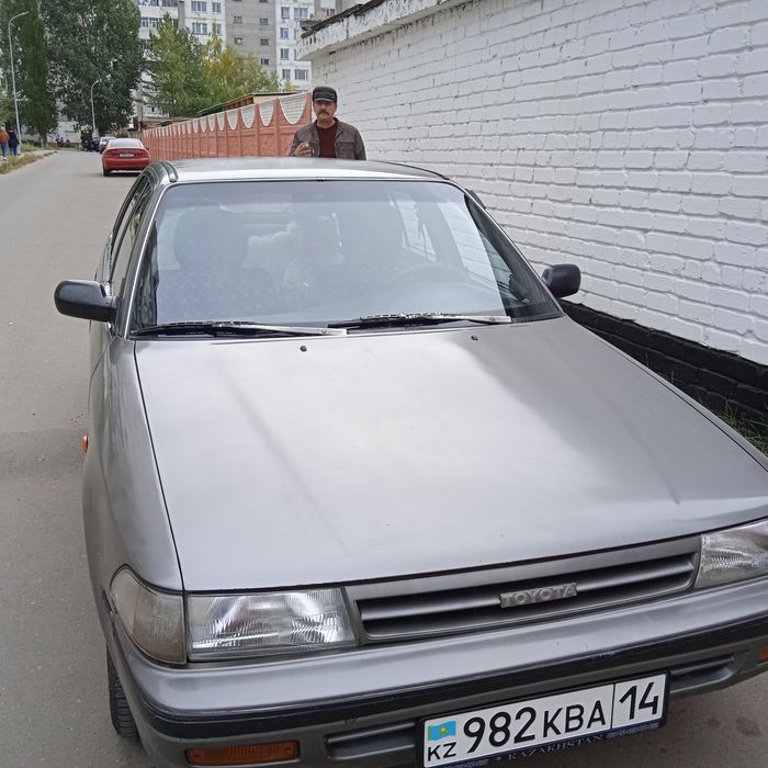 Продам Тойоту Карину