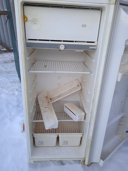 Продам холодильник