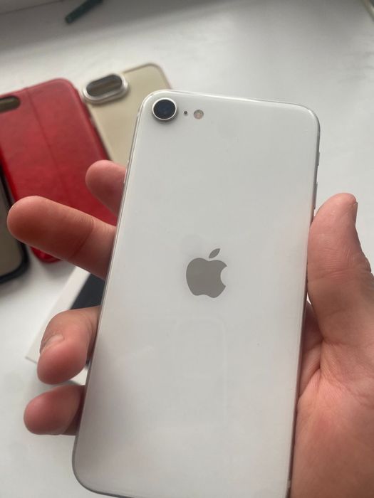 Айфон SE хорошем состояания