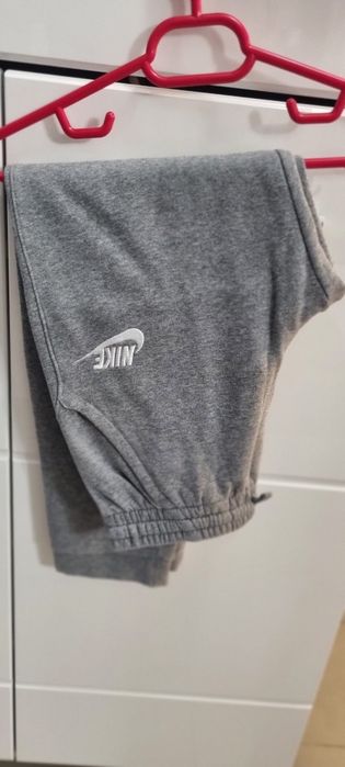 Pantalon Nike gri copii marime L 147-158 cm
