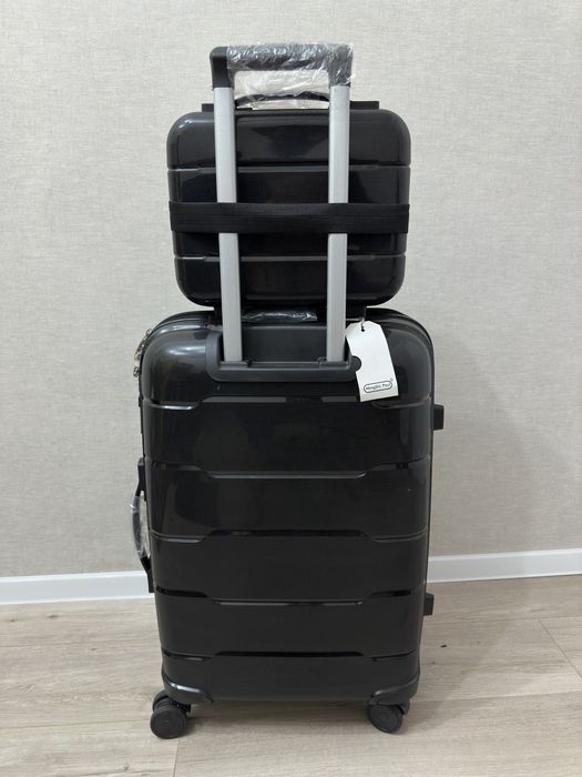 Продам новый набор чемоданов