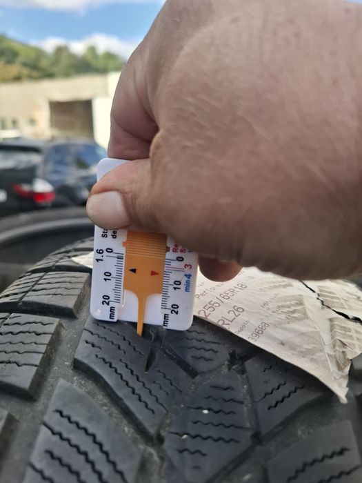 255 65 18 4броя зимни дот0525 Goodyear цената е за 1бр
