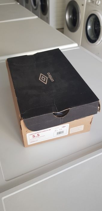 Футболни обувки UMBRO