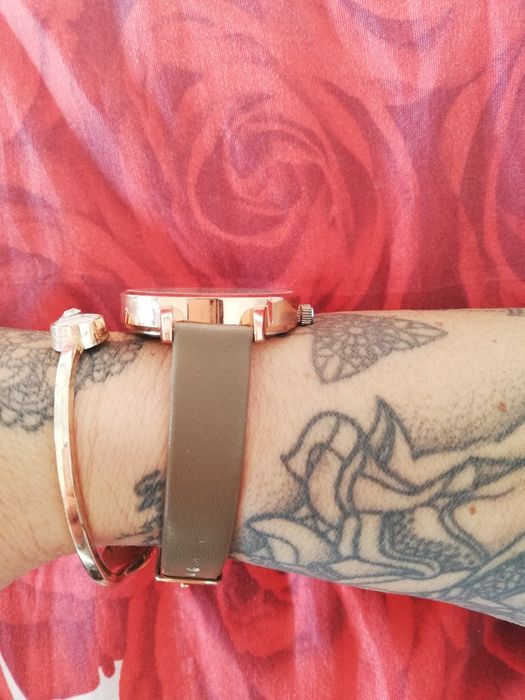 Водоустойчив часовник и гривна Комплект