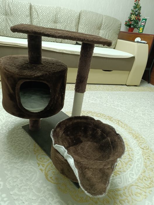 Домик для кошки и когтеточка