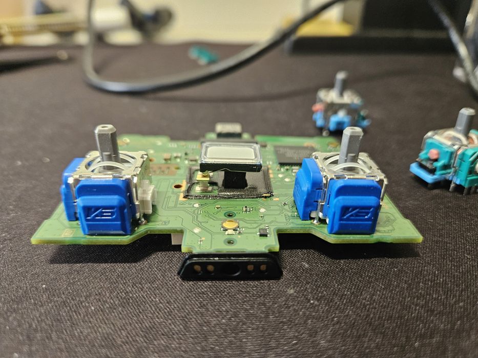 Reparatii controller PS5 PS4 Xbox Stick Drift, TMR, Potentiomentru, Analog.