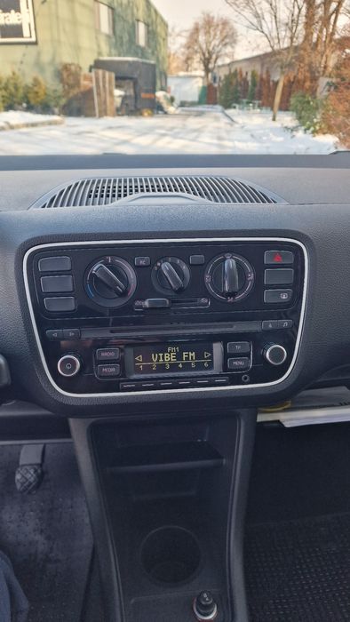 VOLKSWAGEN UP - AN 2013 - EURO 5 - 130.000 KM - Proprietar