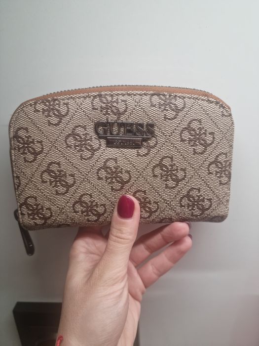 Дамско Пoртмоне Guess